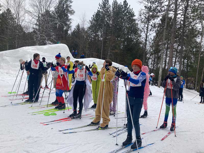 Start of the Muffin Race at the Cross Country Ski Headquarters
